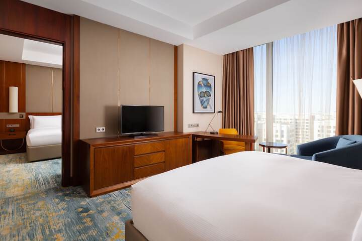 Room 8 of 92