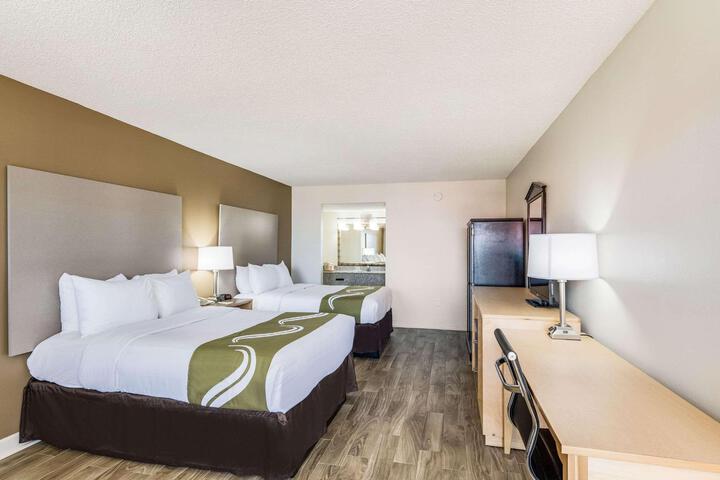 2 Double Beds (4 of 5)
