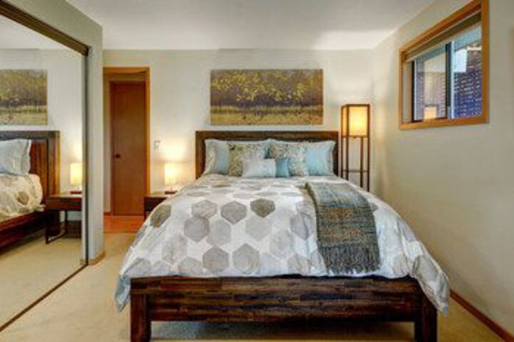 Room 8 of 24