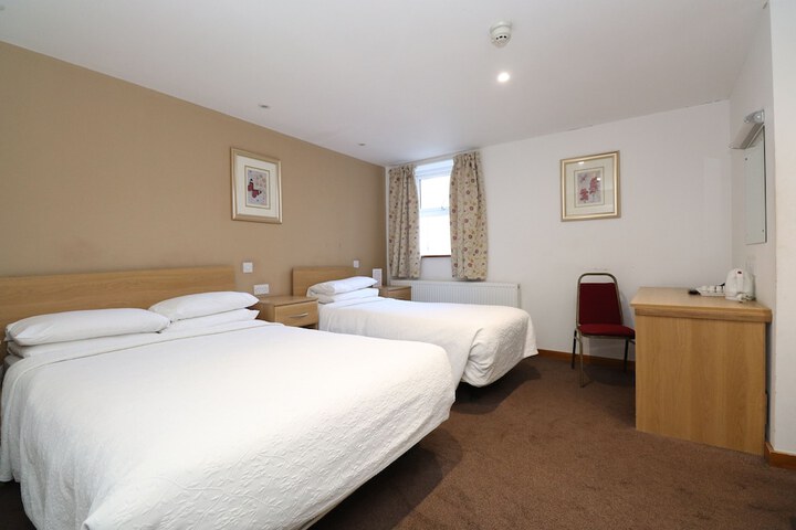 Room 5 of 34
