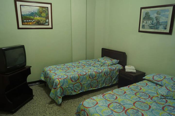 Room 13 of 32