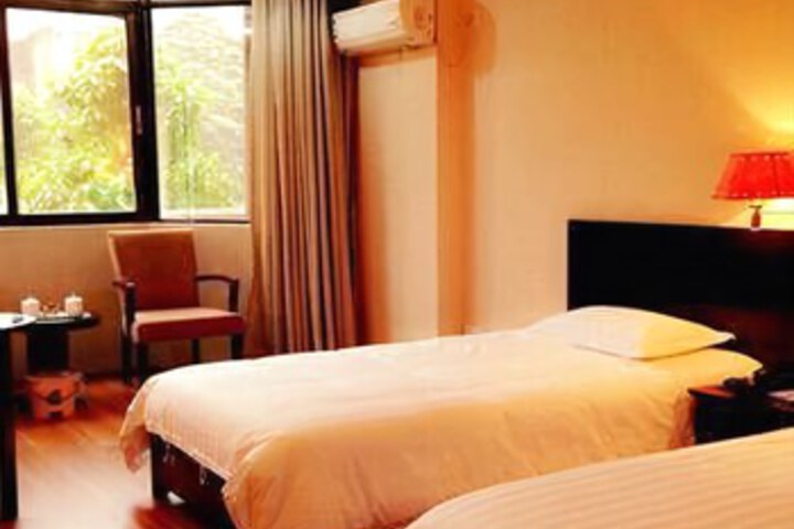 Room 2 of 7