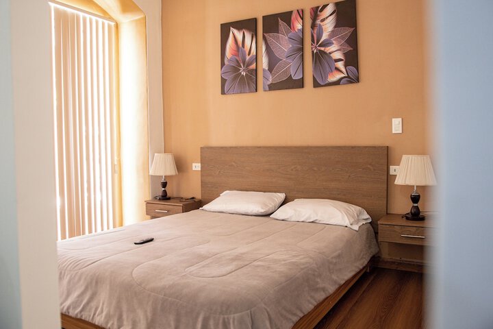 Room 10 of 14