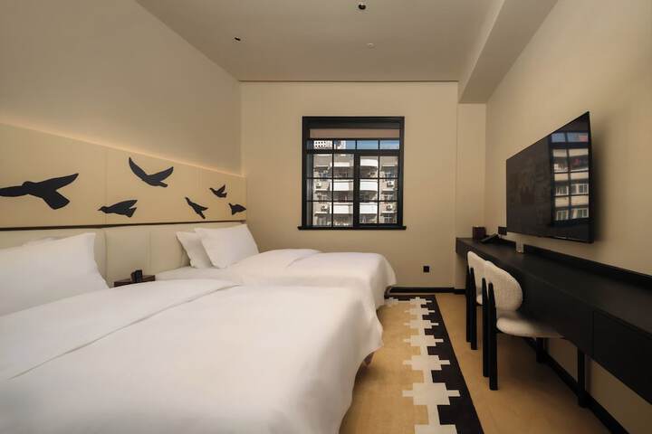 Room 26 of 134