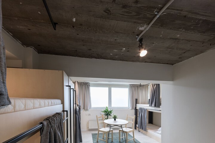 Room 35 of 60