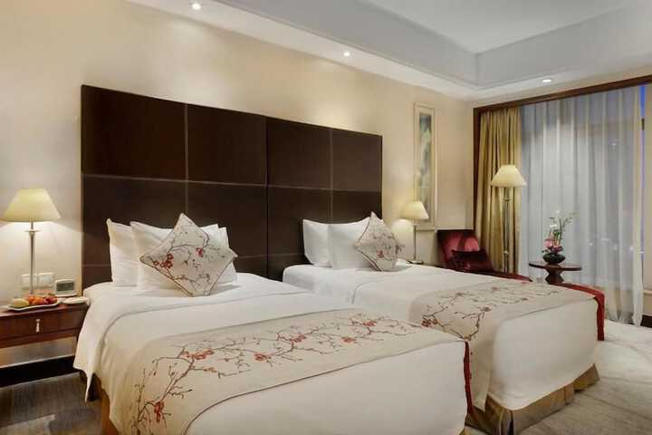 Room 10 of 45