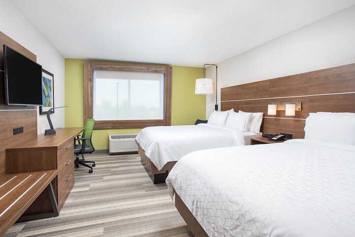 2 Queen Beds (6 of 9)