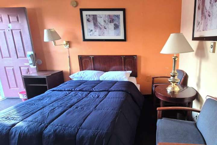 Room 13 of 44