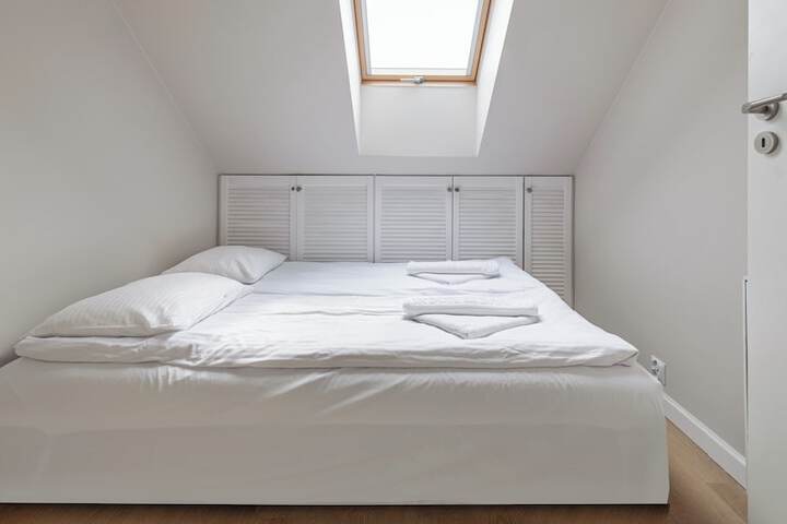 Room 6 of 23