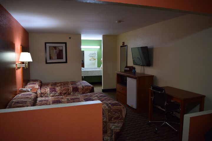 2 Double Beds (1 of 5)