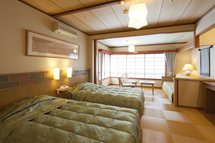 Room 4 of 20