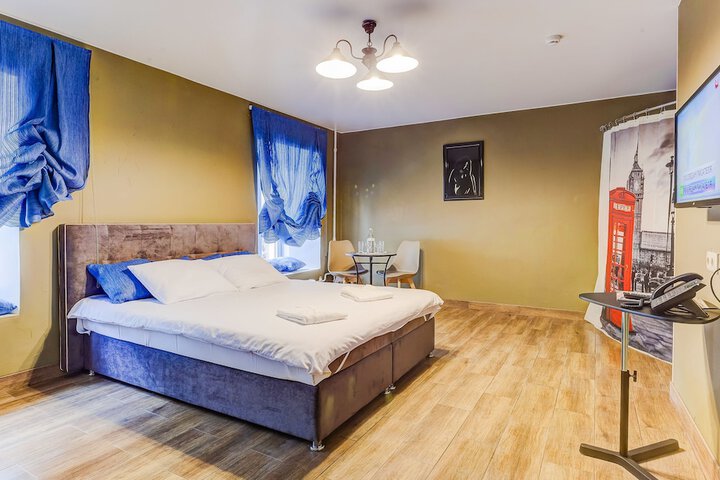 Room 17 of 19