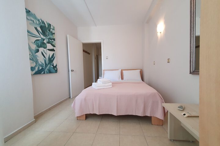 Room 5 of 14