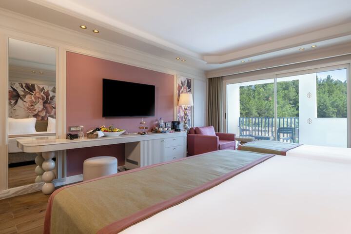 Room 44 of 224