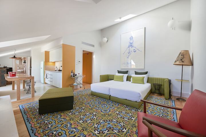 Room 26 of 65