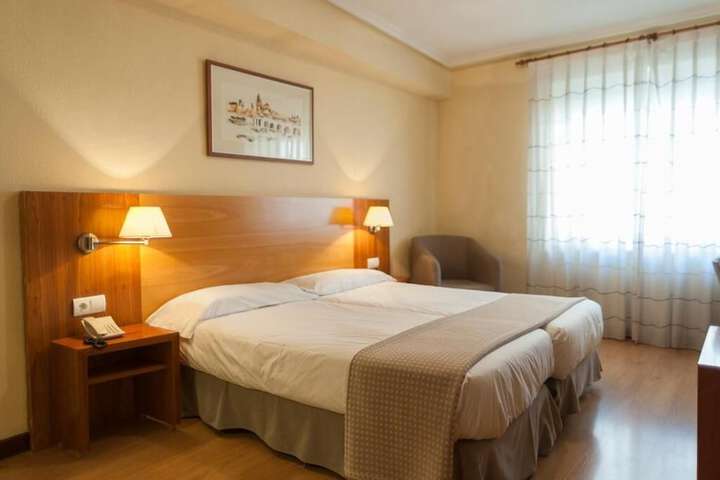 Room 4 of 38