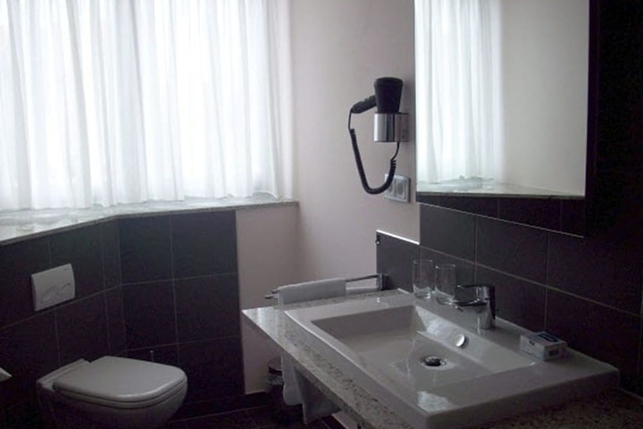 Room 29 of 44