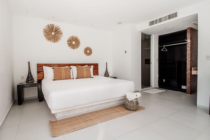 Room 15 of 126