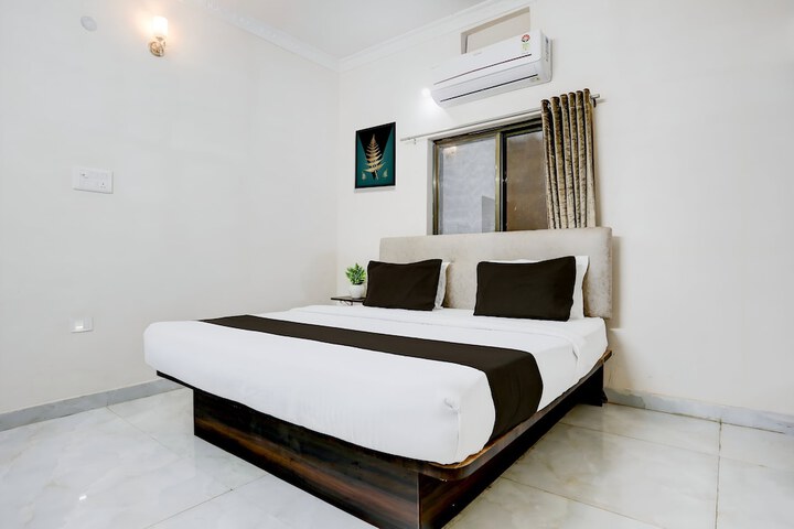 Room 6 of 9