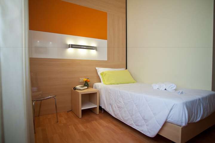 Room 17 of 46