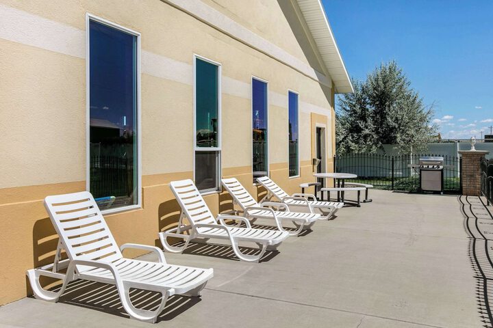 Pools & Facilities