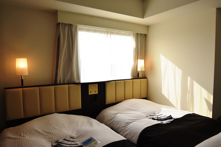 Room 8 of 31
