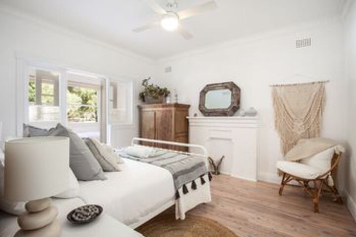 Room 10 of 20