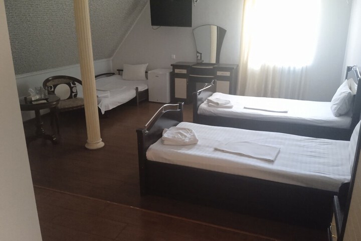 Room 27 of 123