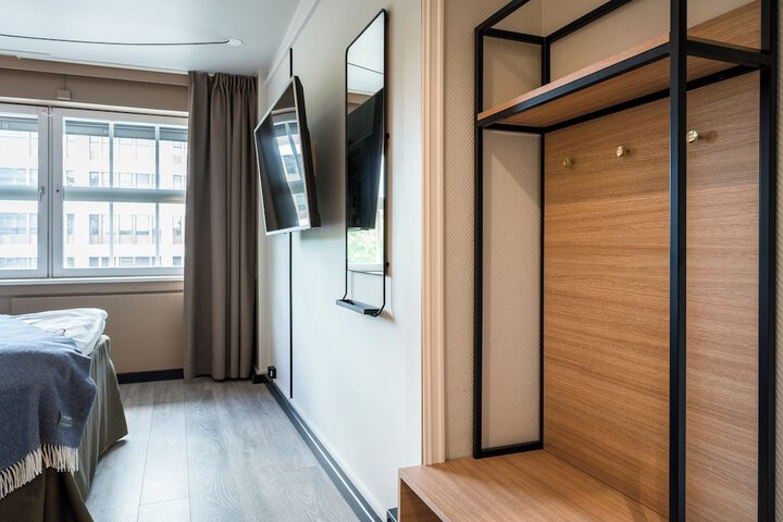 Room 10 of 47
