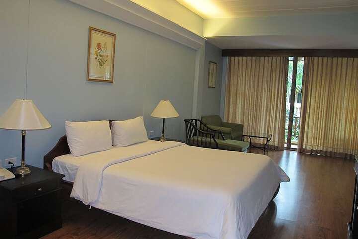 Room 6 of 46