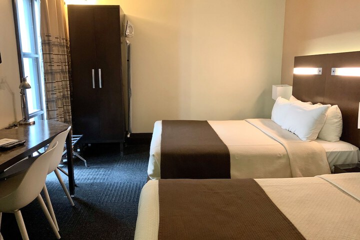 Room 35 of 65