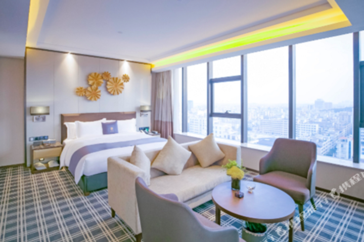 H Hotel