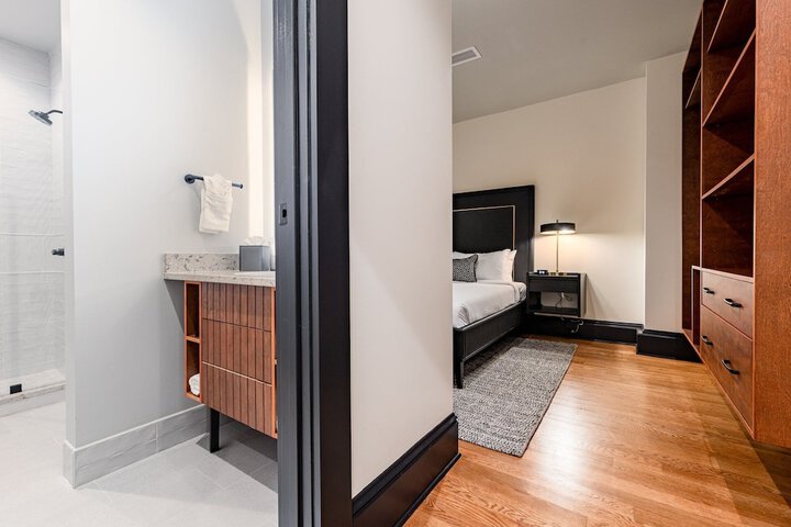 Room 22 of 341