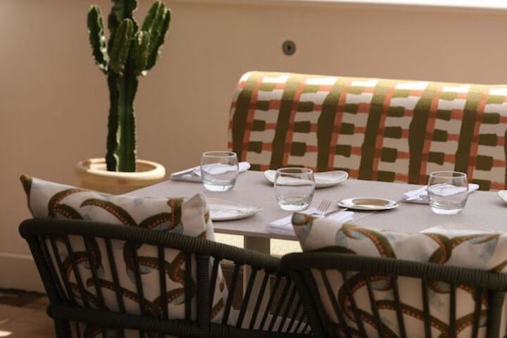 Dining 129 of 136