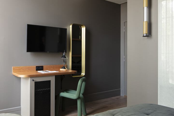 Room 16 of 46