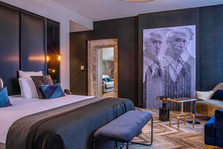 Room 10 of 80