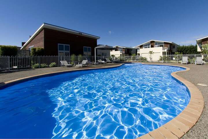 Hotel Pool