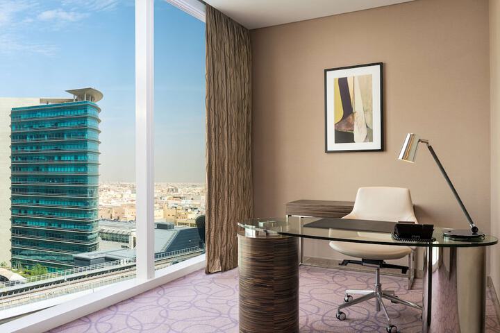 Room 32 of 114