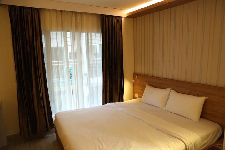 Room 27 of 41