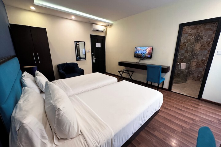 Room 16 of 84