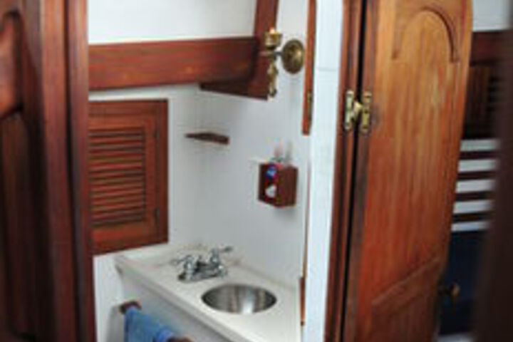 Room 6 of 38