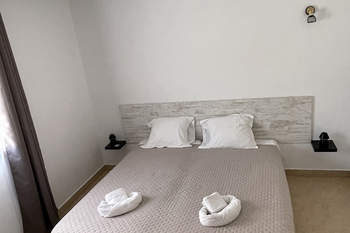 Room 6 of 37