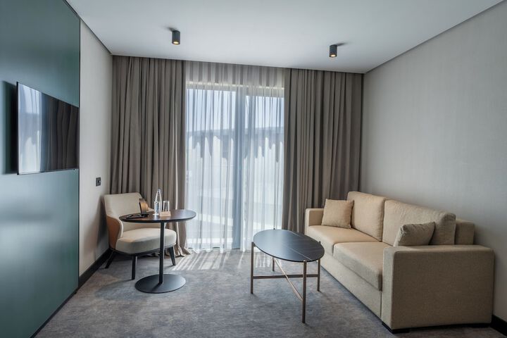 Room 48 of 100