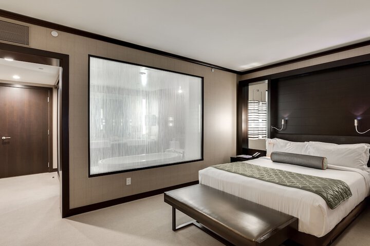 Room 18 of 124