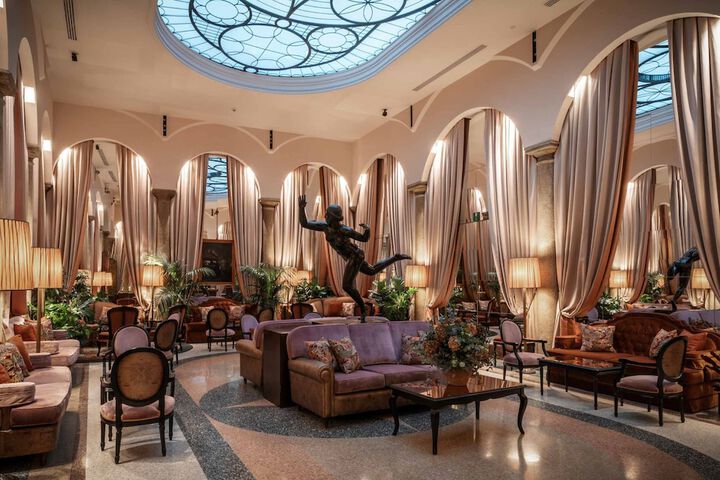 Entrance & Lobby