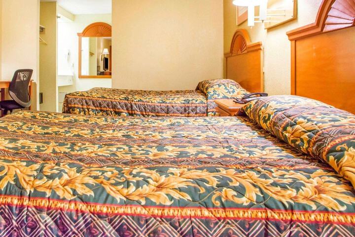 2 Double Beds (3 of 12)