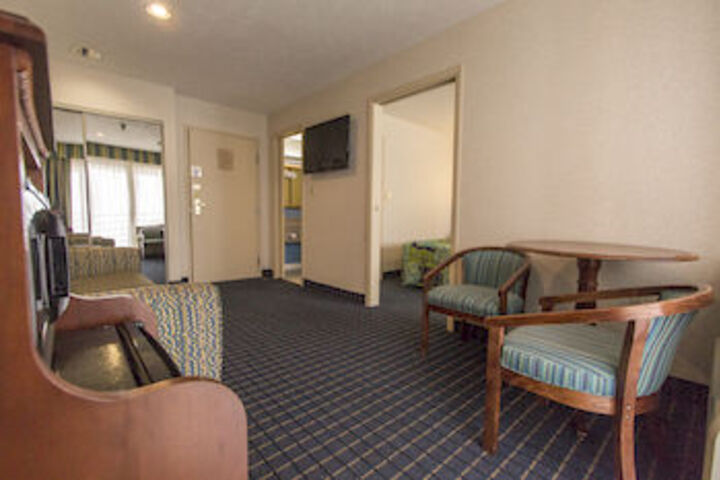 Room 20 of 33