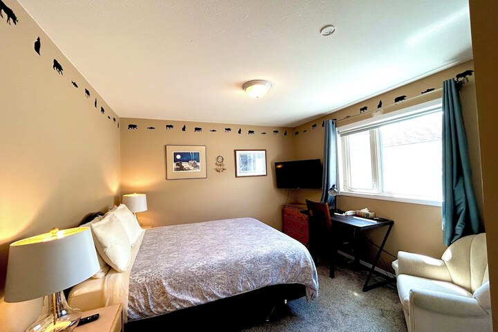 Room 11 of 18