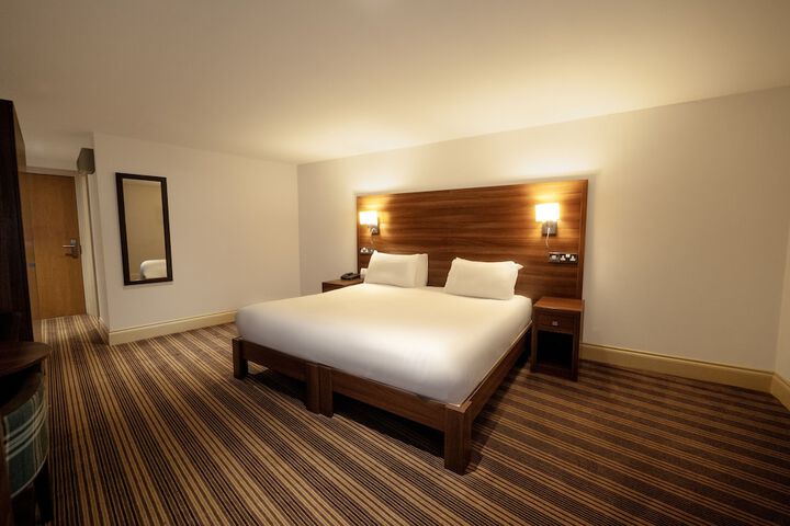 Room 8 of 114