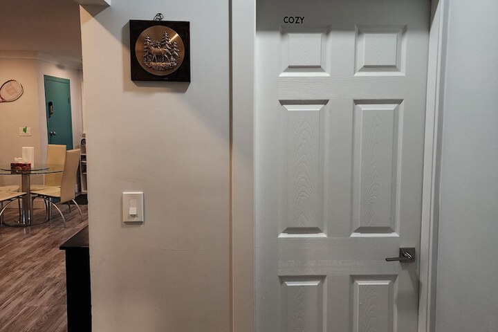 Room 10 of 30